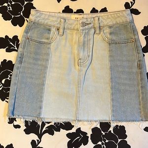 Pacsun Two Toned Distressed Denim Mini Skirt Size 24 (XS)